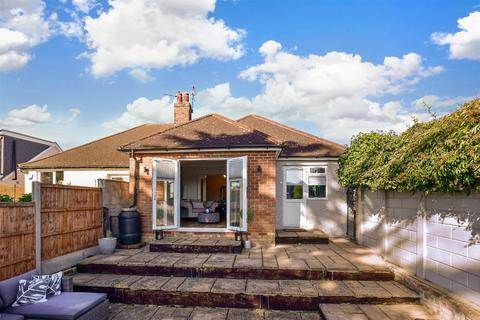 8 Castleton Avenue, Bexleyheath, DA7 6QU