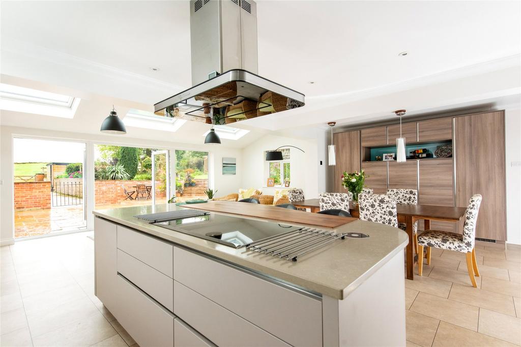 Kitchen/Breakfast Rm