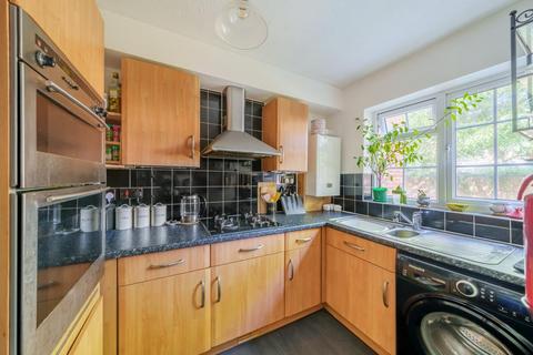 12 Muncies Mews, London, SE6 1ER