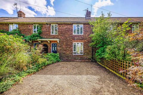 21 Riverside Drive, Richmond, TW10 7QA