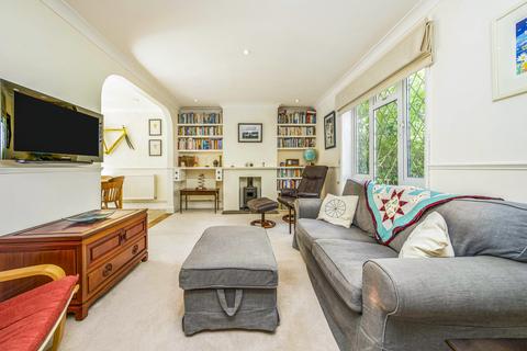 21 Riverside Drive, Richmond, TW10 7QA