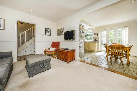 21 Riverside Drive, Richmond, TW10 7QA