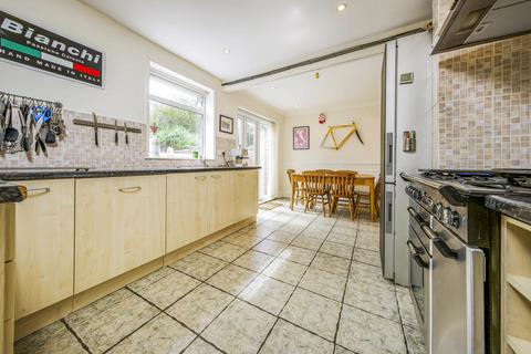 21 Riverside Drive, Richmond, TW10 7QA
