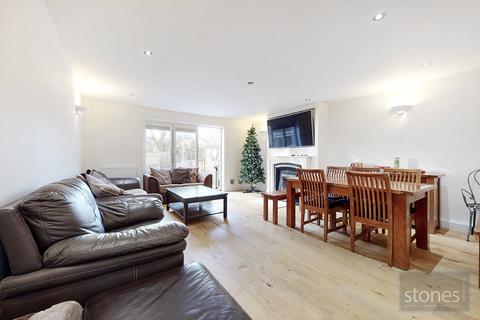 undefined, Greenfield Drive, London, N2