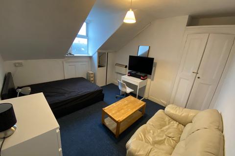 1 bedroom in a house share to rent, 12 St Michaels Place, Brighton, BN1