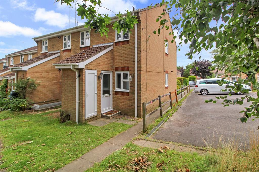 The Pines, Haywards Heath, RH16 1 bed flat £850 pcm (£196 pw)