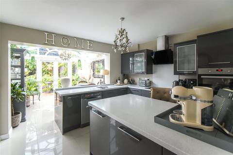 4 bedroom detached house for sale - Hook RG27