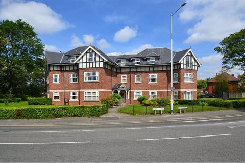 2 bedroom apartment for sale, Woodbury Park, Torkington Road, Hazel Grove, Stockport SK7 4RL