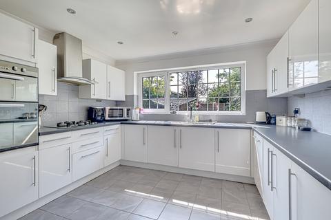 62 Raphael Drive, Shoeburyness, Southend-on-sea, SS3 9UW