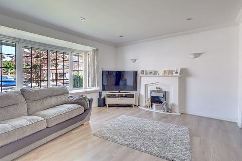 62 Raphael Drive, Shoeburyness, Southend-on-sea, SS3 9UW