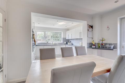 62 Raphael Drive, Shoeburyness, Southend-on-sea, SS3 9UW