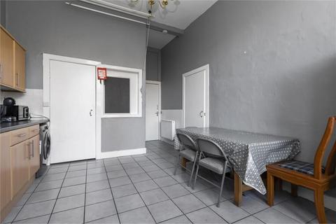 5 bedroom flat to rent, 105P – South Clerk Street, Edinburgh, EH8 9PP