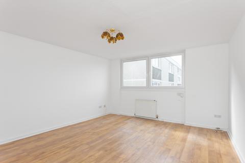 18/6 Calder View, Edinburgh, EH11 4HX