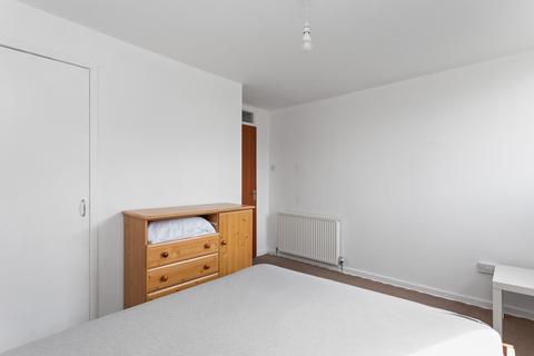 18/6 Calder View, Edinburgh, EH11 4HX