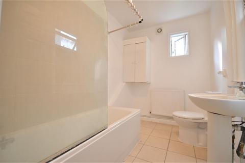 4 bedroom terraced house to rent, Berrymead Gardens, London