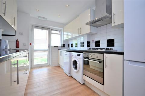 6 bedroom semi-detached house to rent, Gibbon Road, London