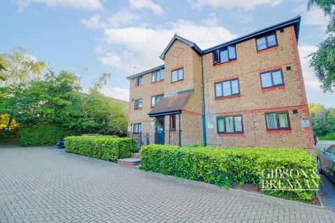 16 Chestnut Road, Vange, Basildon, SS16 4TQ