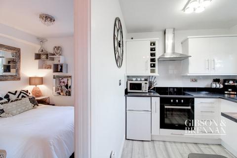 16 Chestnut Road, Vange, Basildon, SS16 4TQ