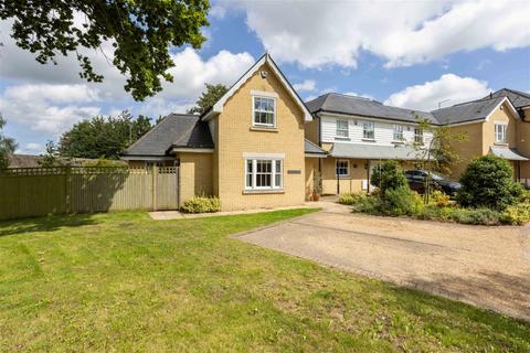 3 bedroom detached house for sale - Centrally Located To Hawkhurst Village