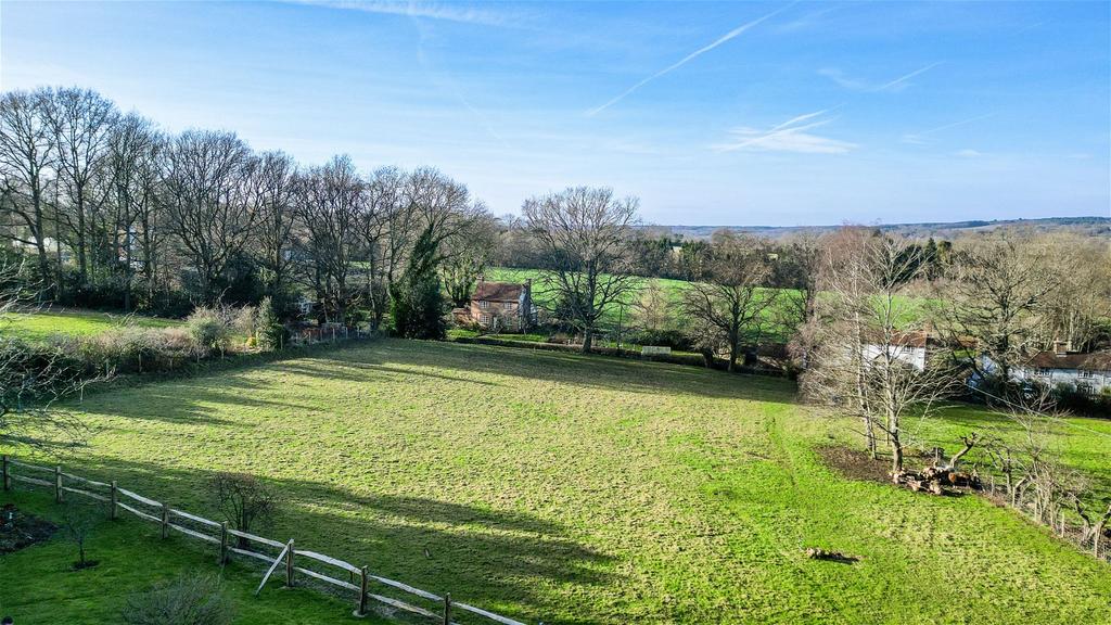 Set In A Rural Location In Hawkhurst 3 bed detached bungalow for sale