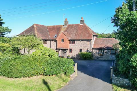 5 bedroom detached house for sale - A Spacious Family Home in Burwash