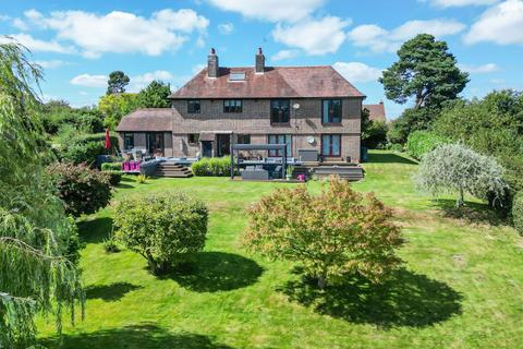 5 bedroom detached house for sale, A Spacious Family Home in Burwash