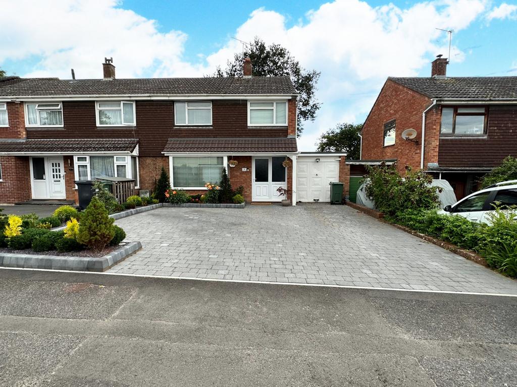 Wareham Close, Nailsea, North... 3 bed semidetached house for sale £