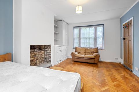 17 Alwyn Gardens, London, W3 0JH