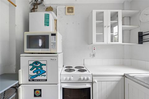 17 Alwyn Gardens, London, W3 0JH