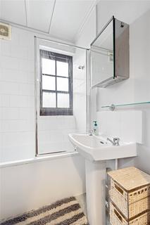 17 Alwyn Gardens, London, W3 0JH