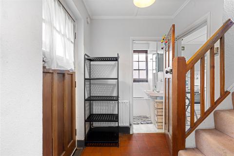 17 Alwyn Gardens, London, W3 0JH
