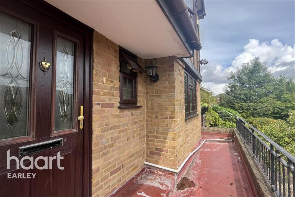 Ryhill Way, RG6 4AZ 4 bed house share £775 pcm (£179 pw)