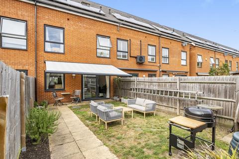 4 bedroom terraced house for sale - Valley Road, Streatham