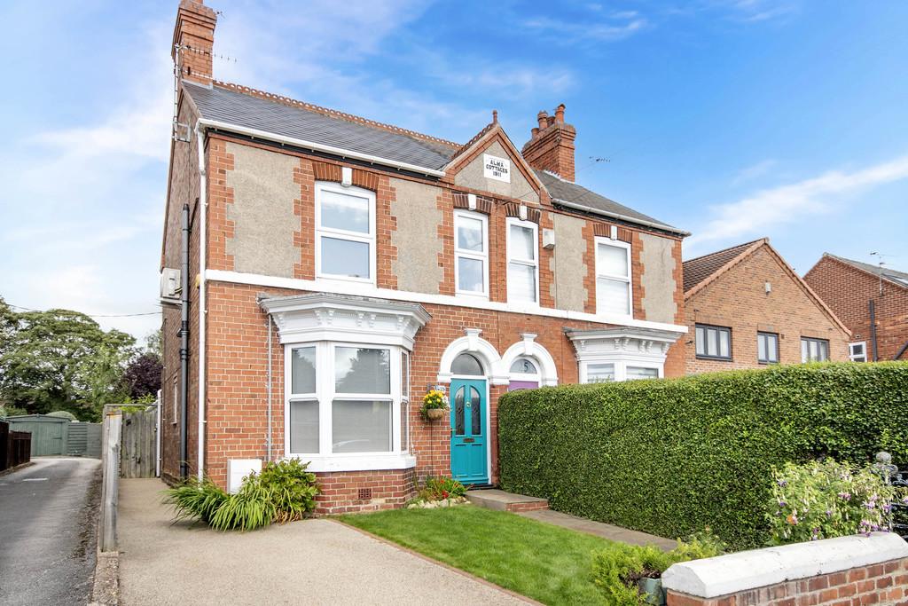 Station Road, Ranskill, Retford 3 bed semidetached house for sale £