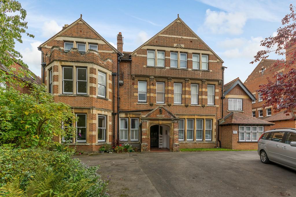 Bardwell Road, Oxford 2 bed apartment £3,000 pcm (£692 pw)