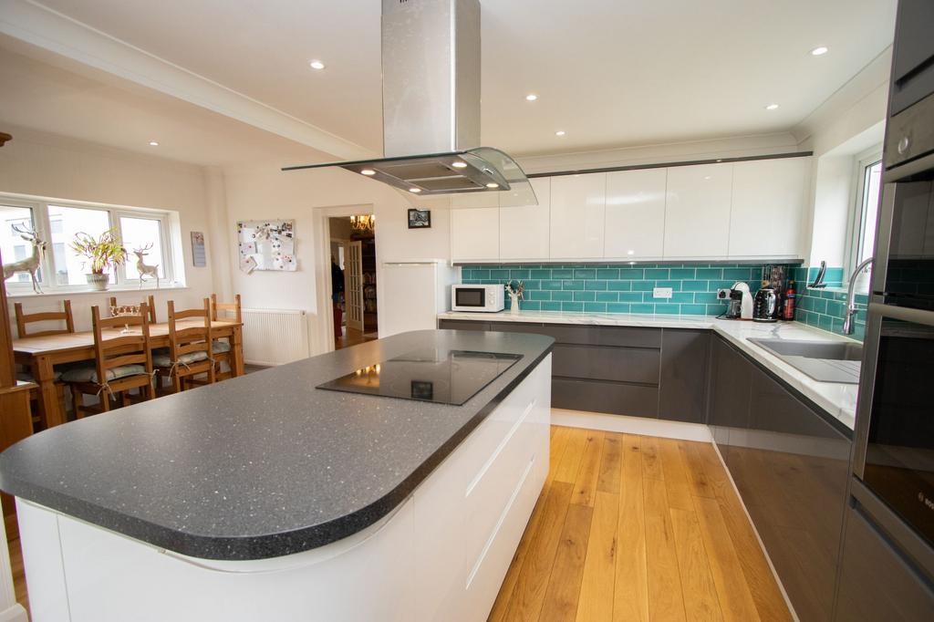 Kitchen/Breakfast Room