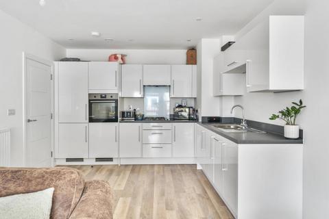 1 bedroom apartment to rent, Hersham, Walton, Surrey, KT12