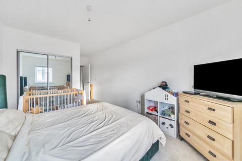 1 bedroom apartment to rent, Hersham, Walton, Surrey, KT12