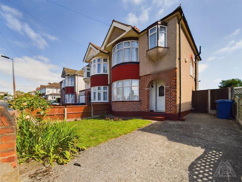 Blenheim Gardens, South Ockendon 3 bed semidetached house for sale £