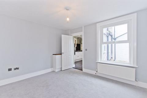 3 bedroom semi-detached house for sale - 3 Bedroom Semi-Detached House with Courtyard Garden, Culverden Down, Tunbridge Wells