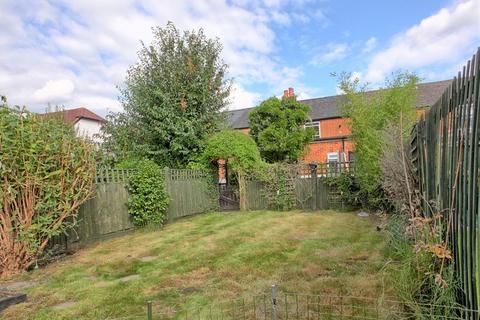 2 bedroom terraced house for sale - Sycamore Road, Chalfont St Giles