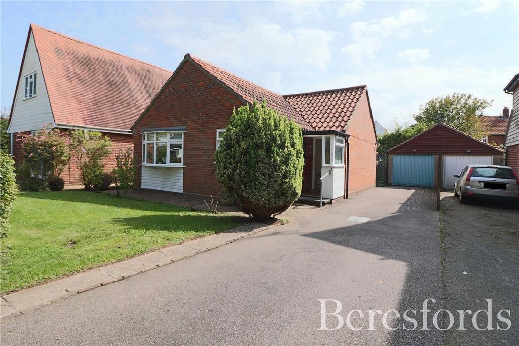 Dedham Meade, Dedham, CO7 2 bed bungalow £300,000