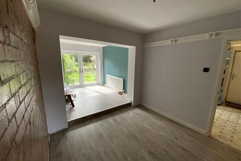 10 Shubert Close, Sheffield, S13 9QN