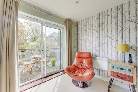 Flat 6, 3 Highfield Close, London, SE13 6UN