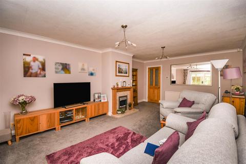 2 bedroom detached bungalow for sale - Stathers Walk, Anlaby, Hull