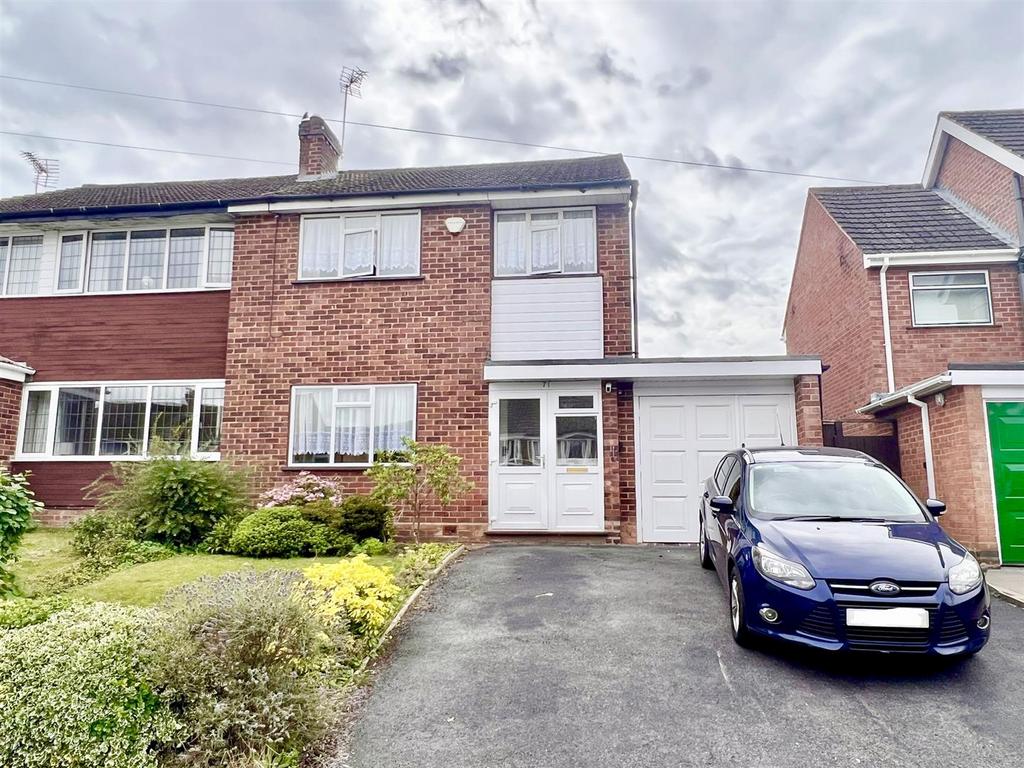 Pear Tree Crescent, Shirley, Solihull 3 bed semidetached house for