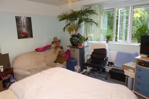 2 bedroom flat for sale, Jamaica Road, London