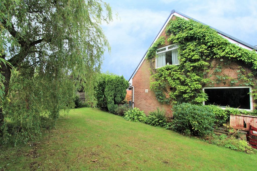 Colchester Drive, Farnworth, Bolton, BL4 4 bed semidetached house for