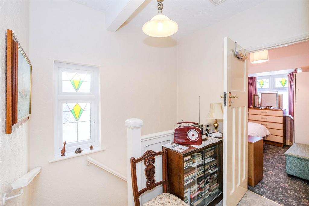 64 Onslow Gardens-10.jpg