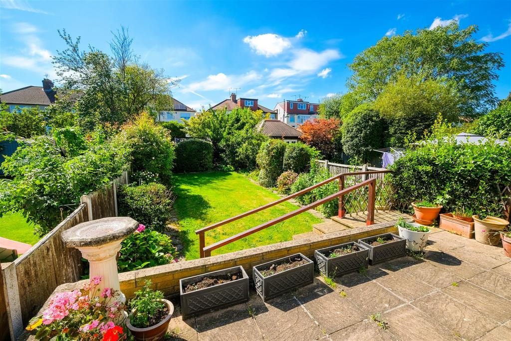 64 Onslow Gardens-19.jpg